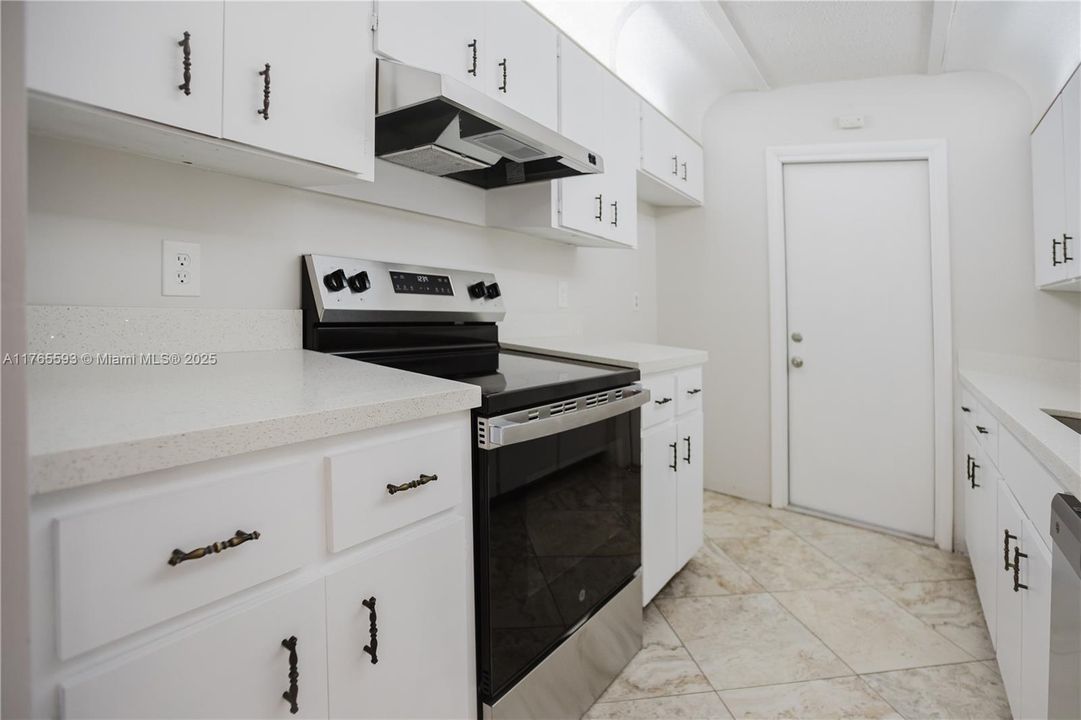 最近售出: $389,900 (3 贝兹, 2 浴室, 1427 平方英尺)