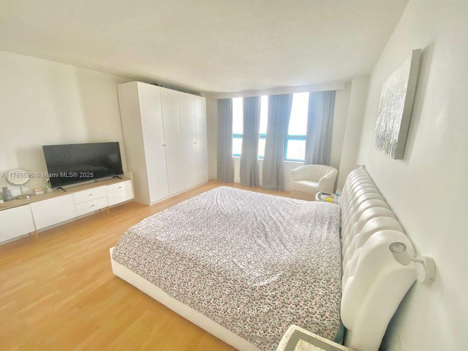 待售: $1,299,999 (2 贝兹, 2 浴室, 1388 平方英尺)