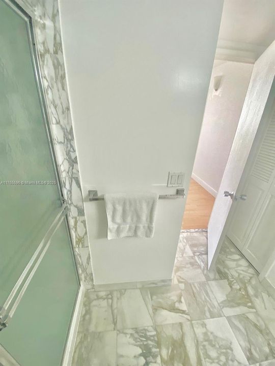 待售: $1,299,999 (2 贝兹, 2 浴室, 1388 平方英尺)