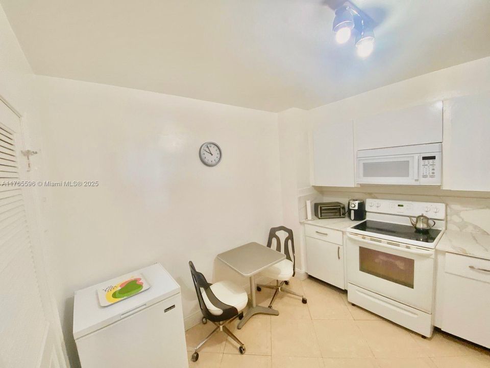 待售: $1,299,999 (2 贝兹, 2 浴室, 1388 平方英尺)