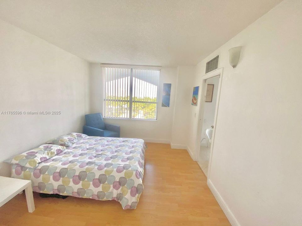 待售: $1,299,999 (2 贝兹, 2 浴室, 1388 平方英尺)