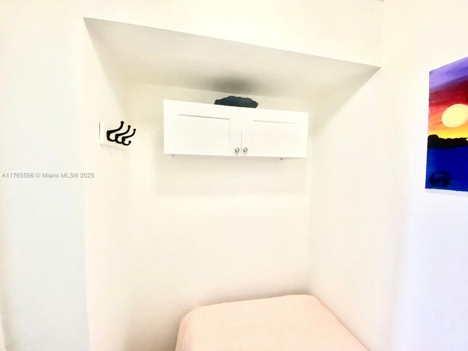 待售: $1,299,999 (2 贝兹, 2 浴室, 1388 平方英尺)