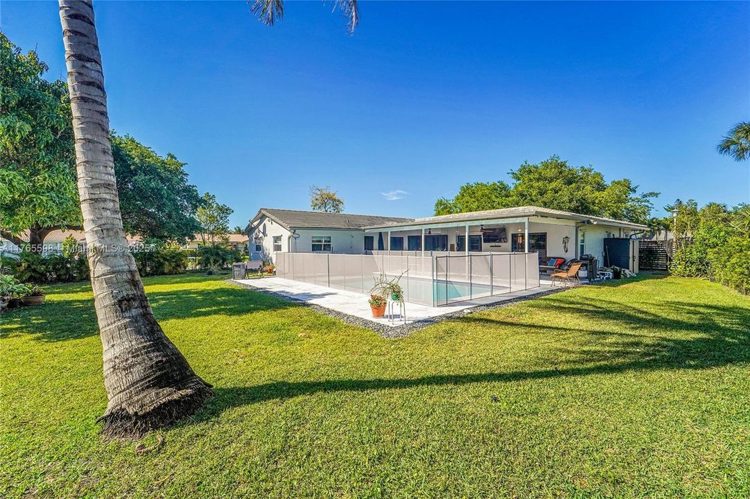 Recently Sold: $749,900 (4 beds, 2 baths, 2092 Square Feet)