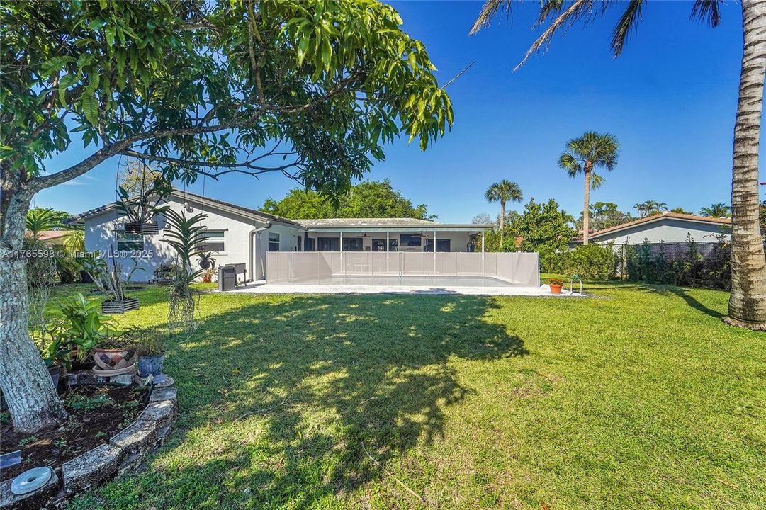 Recently Sold: $749,900 (4 beds, 2 baths, 2092 Square Feet)