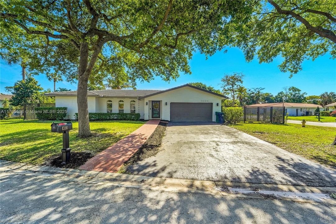 Recently Sold: $749,900 (4 beds, 2 baths, 2092 Square Feet)