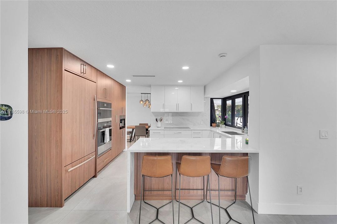 Recently Sold: $749,900 (4 beds, 2 baths, 2092 Square Feet)