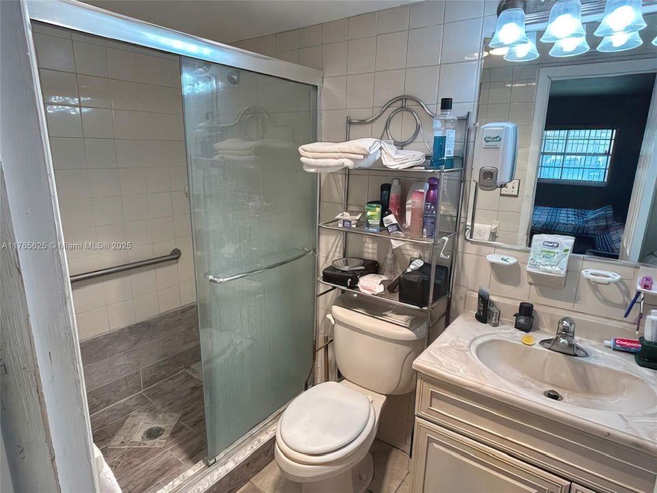 Vendido Recientemente: $349,000 (3 camas, 2 baños, 1665 Pies cuadrados)