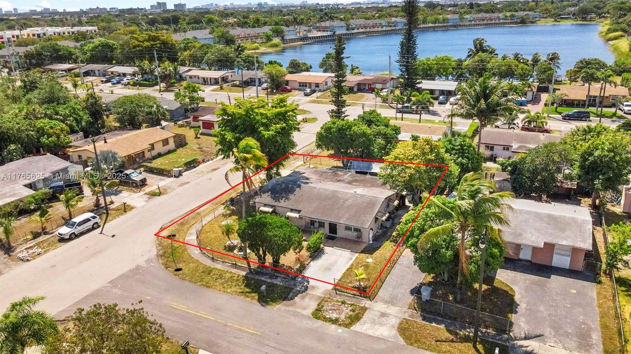 Vendido Recientemente: $349,000 (3 camas, 2 baños, 1665 Pies cuadrados)