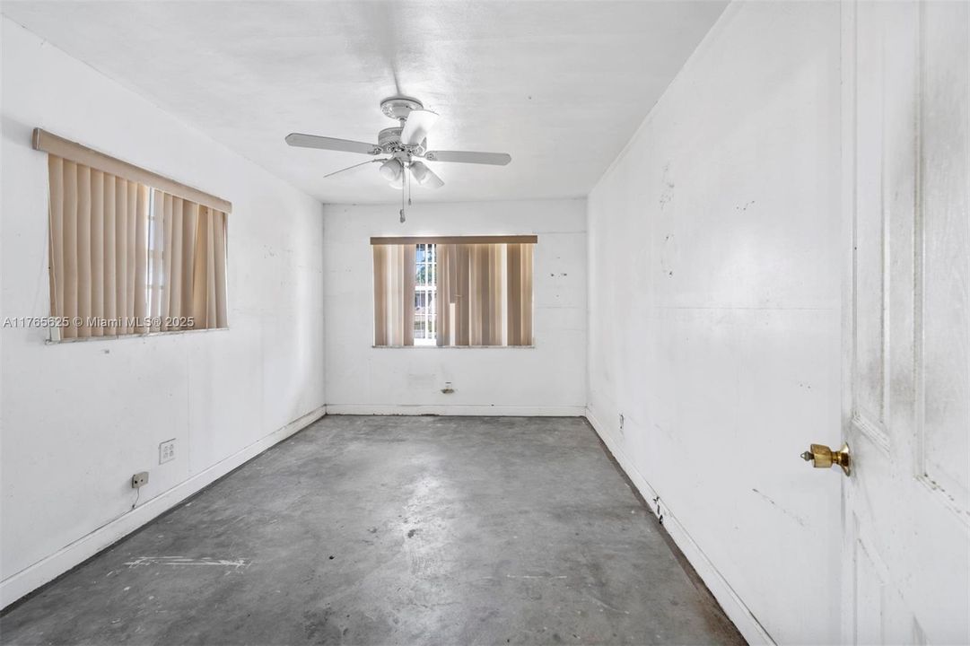 Vendido Recientemente: $349,000 (3 camas, 2 baños, 1665 Pies cuadrados)