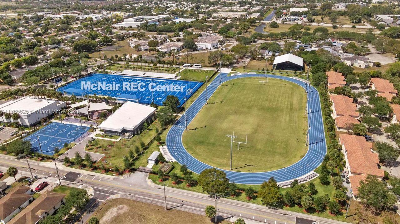 Vendido Recientemente: $349,000 (3 camas, 2 baños, 1665 Pies cuadrados)