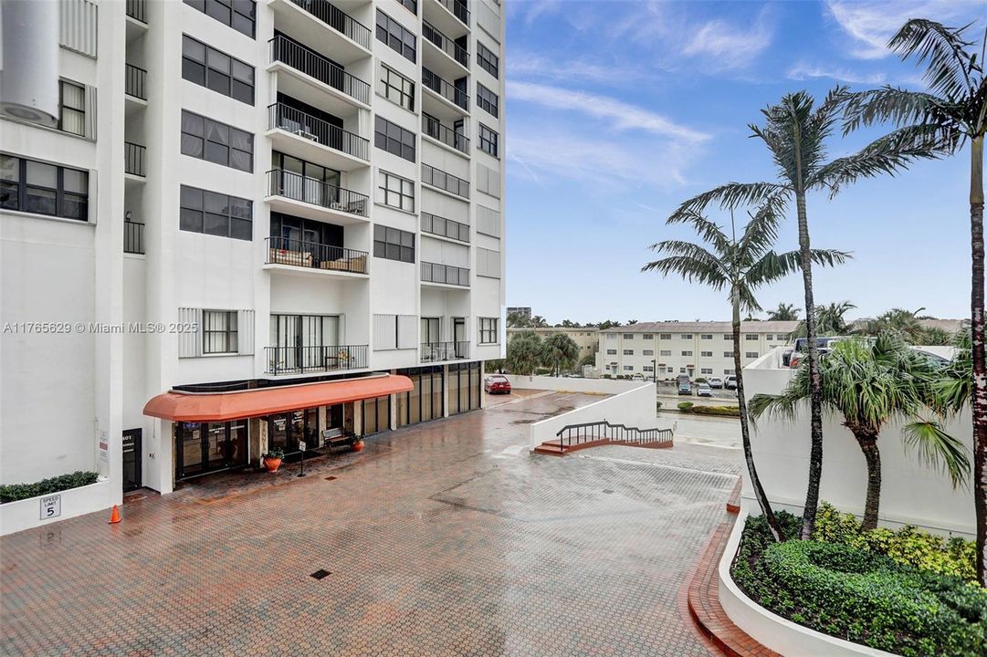 最近租的: $2,650 (1 贝兹, 1 浴室, 1000 平方英尺)