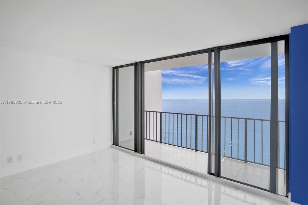 最近租的: $2,650 (1 贝兹, 1 浴室, 1000 平方英尺)