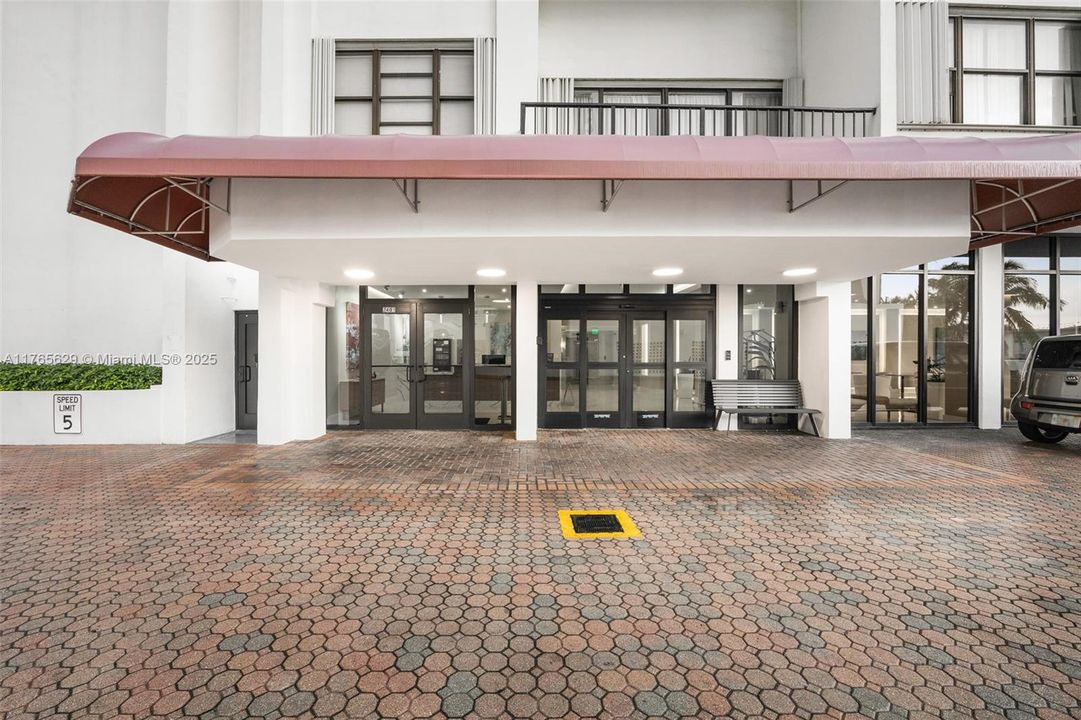 最近租的: $2,650 (1 贝兹, 1 浴室, 1000 平方英尺)