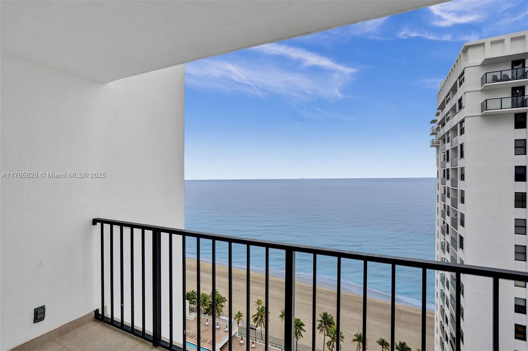 最近租的: $2,650 (1 贝兹, 1 浴室, 1000 平方英尺)