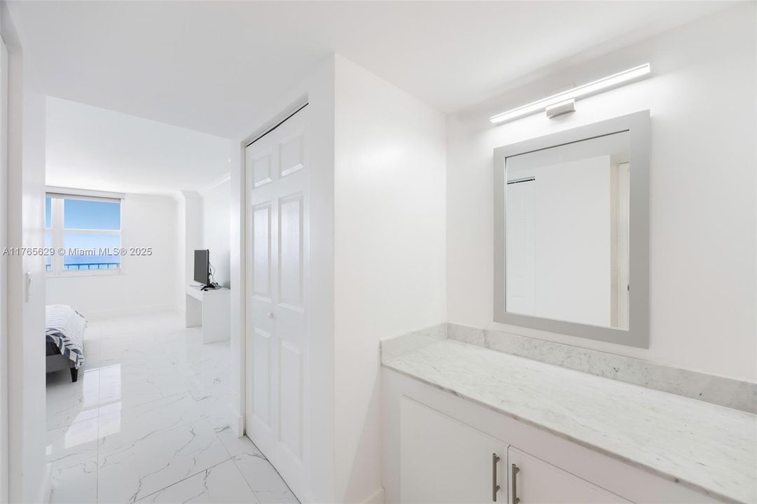 最近租的: $2,650 (1 贝兹, 1 浴室, 1000 平方英尺)