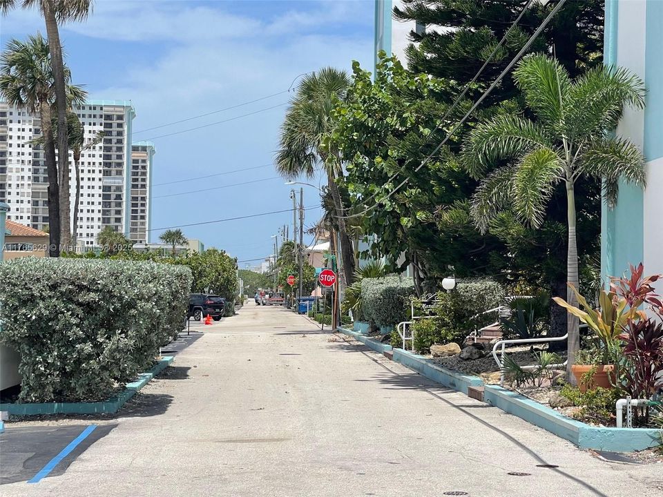 最近租的: $2,650 (1 贝兹, 1 浴室, 1000 平方英尺)