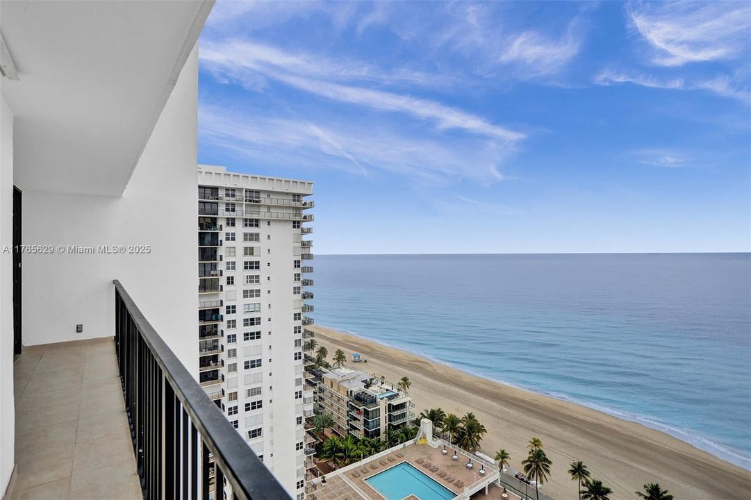 最近租的: $2,650 (1 贝兹, 1 浴室, 1000 平方英尺)