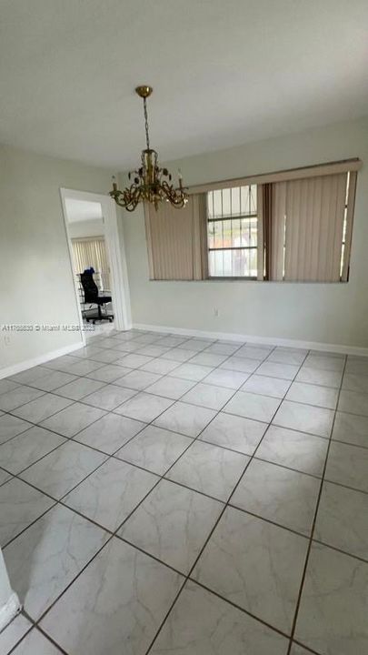 Recently Sold: $549,000 (3 beds, 2 baths, 1177 Square Feet)