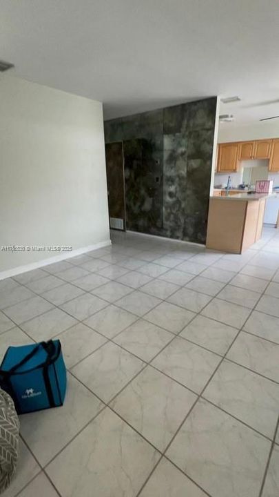 Recently Sold: $549,000 (3 beds, 2 baths, 1177 Square Feet)