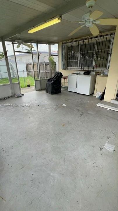 Recently Sold: $549,000 (3 beds, 2 baths, 1177 Square Feet)