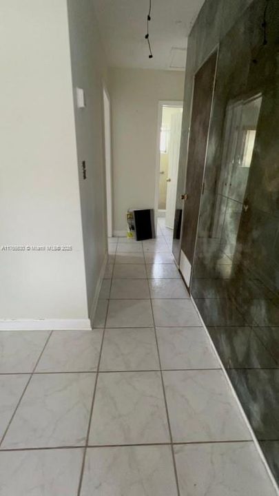 Recently Sold: $549,000 (3 beds, 2 baths, 1177 Square Feet)