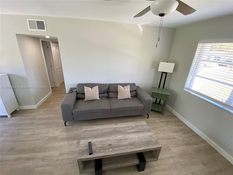 Recently Rented: $2,950 (3 beds, 1 baths, 1347 Square Feet)