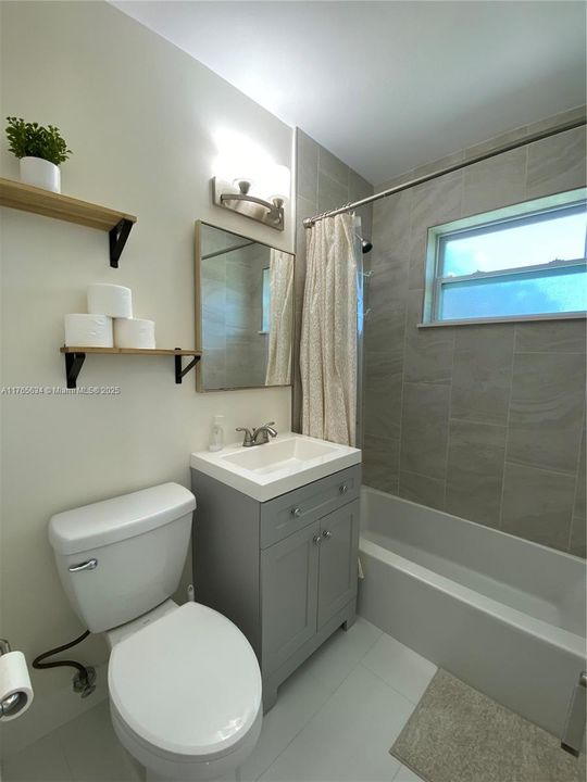 Recently Rented: $2,950 (3 beds, 1 baths, 1347 Square Feet)