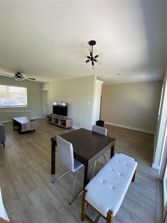 Recently Rented: $2,950 (3 beds, 1 baths, 1347 Square Feet)