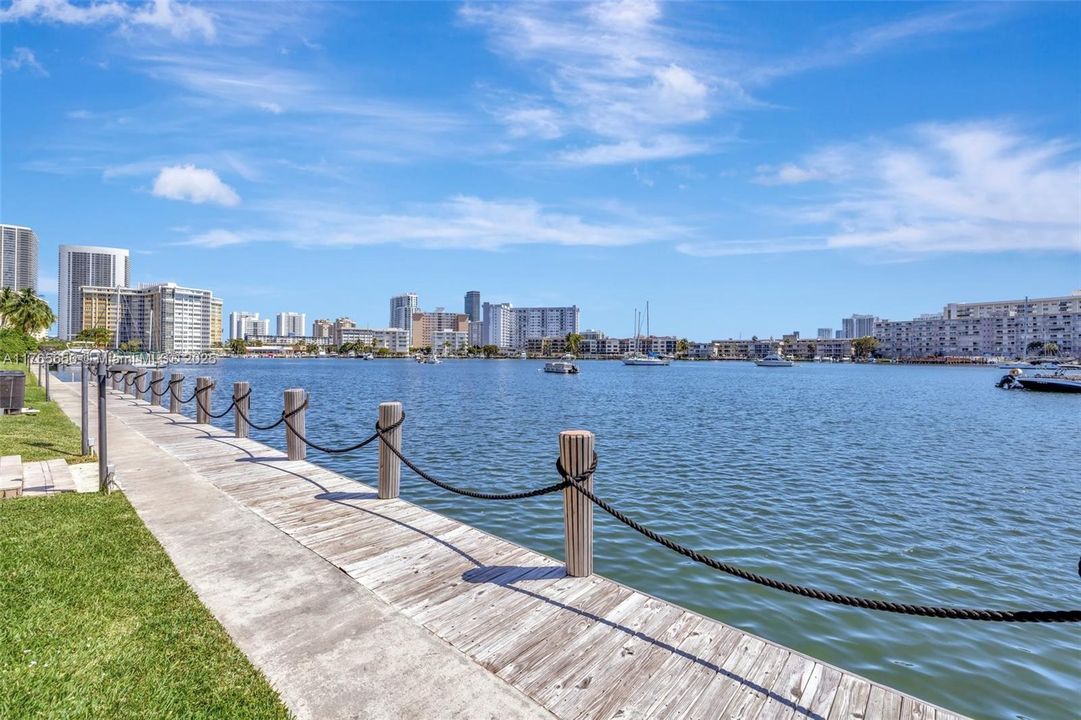 En Venta: $225,000 (1 camas, 1 baños, 806 Pies cuadrados)