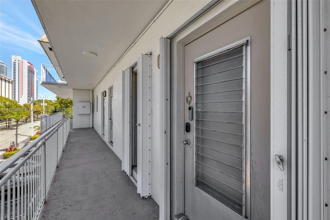 En Venta: $225,000 (1 camas, 1 baños, 806 Pies cuadrados)