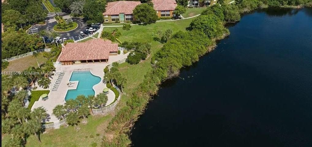 Недавно продано: $187,000 (2 спален, 2 ванн, 1172 Квадратных фут)