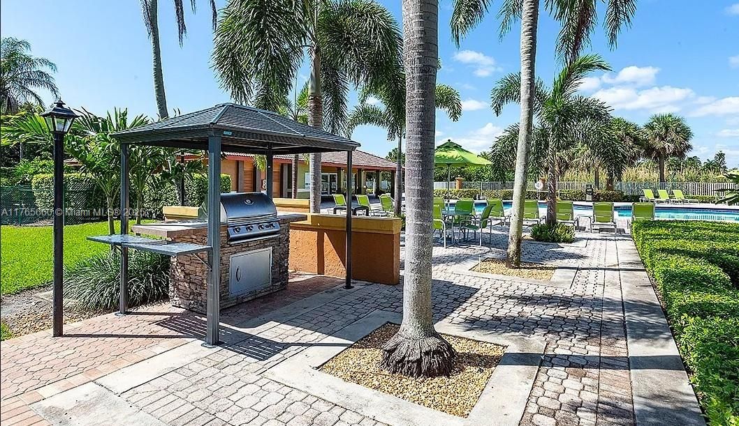 Недавно продано: $187,000 (2 спален, 2 ванн, 1172 Квадратных фут)