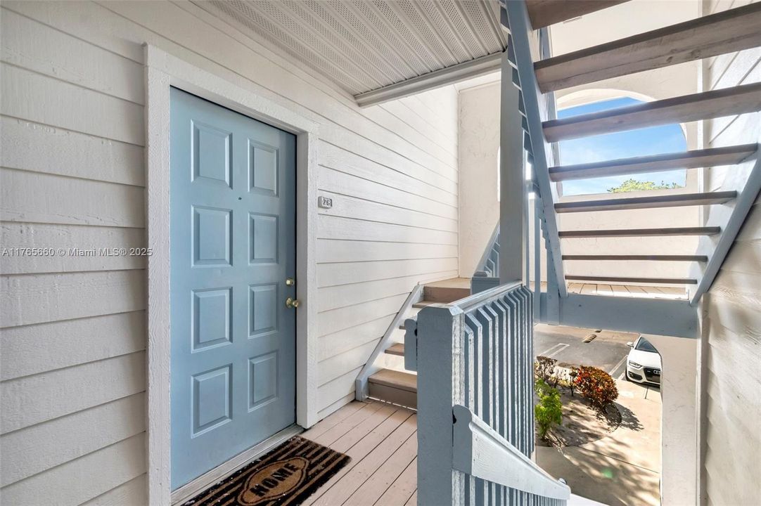 Недавно продано: $187,000 (2 спален, 2 ванн, 1172 Квадратных фут)