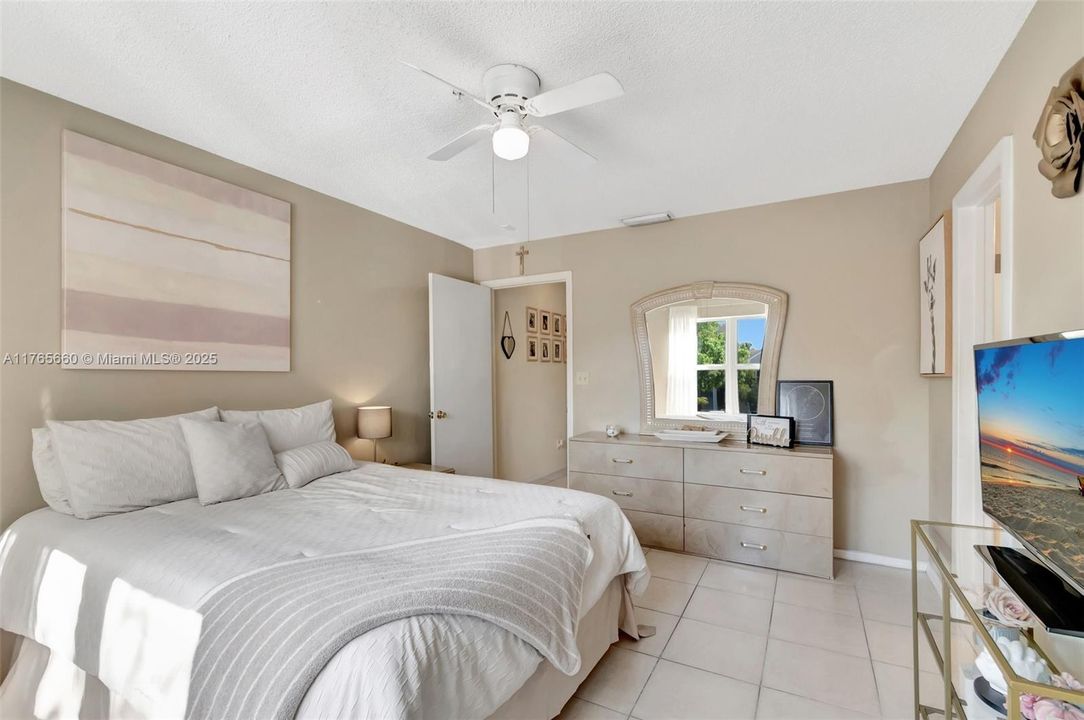 Недавно продано: $187,000 (2 спален, 2 ванн, 1172 Квадратных фут)