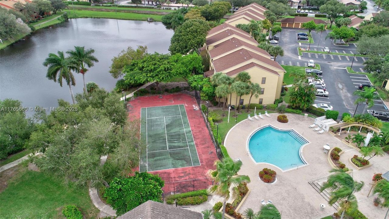 Недавно продано: $187,000 (2 спален, 2 ванн, 1172 Квадратных фут)