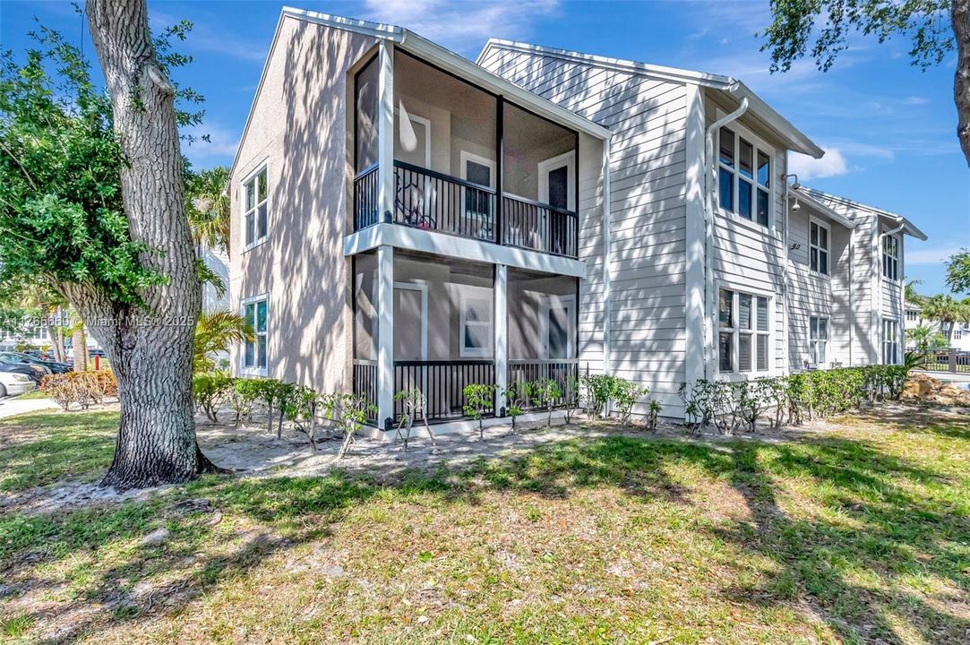 Недавно продано: $187,000 (2 спален, 2 ванн, 1172 Квадратных фут)