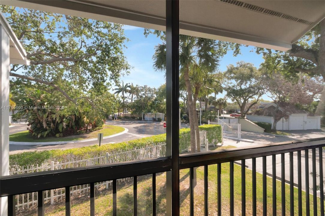 Недавно продано: $187,000 (2 спален, 2 ванн, 1172 Квадратных фут)