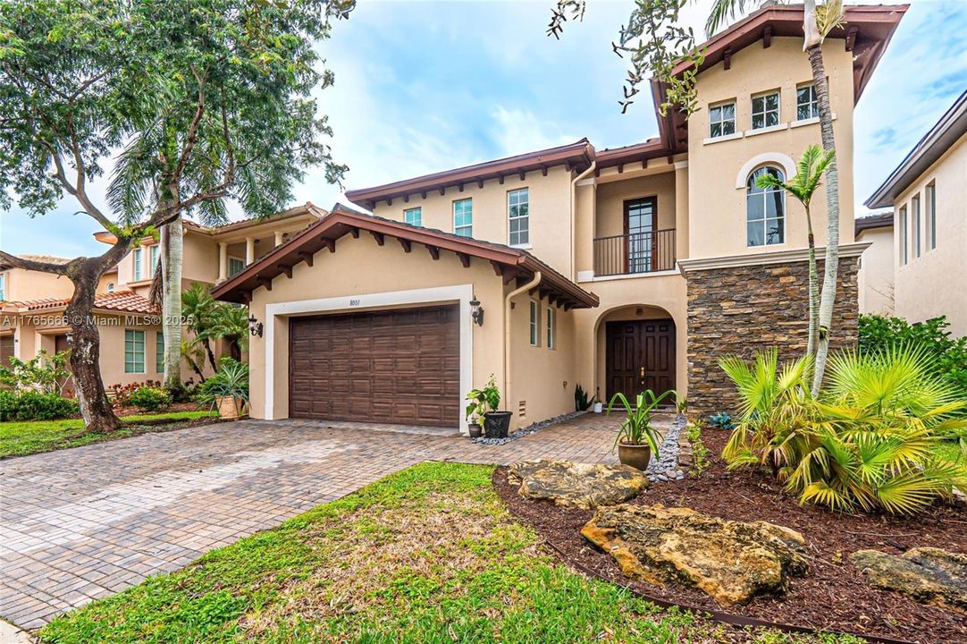 Recently Sold: $925,000 (4 beds, 3 baths, 3393 Square Feet)