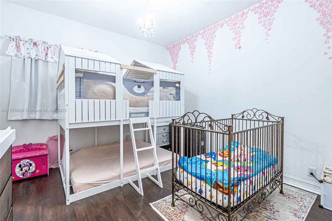 Recently Sold: $925,000 (4 beds, 3 baths, 3393 Square Feet)