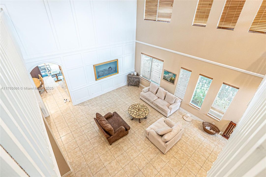 Recently Sold: $925,000 (4 beds, 3 baths, 3393 Square Feet)