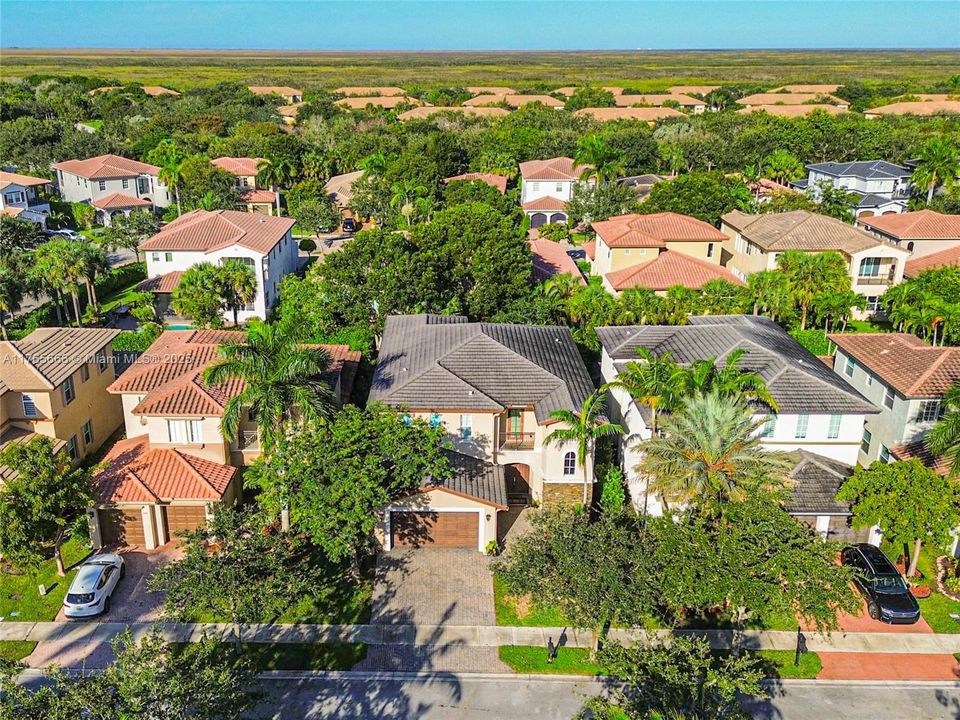 Recently Sold: $925,000 (4 beds, 3 baths, 3393 Square Feet)