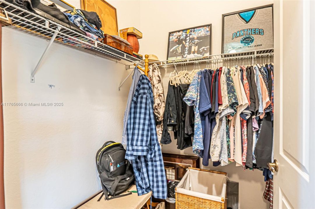 Recently Sold: $925,000 (4 beds, 3 baths, 3393 Square Feet)