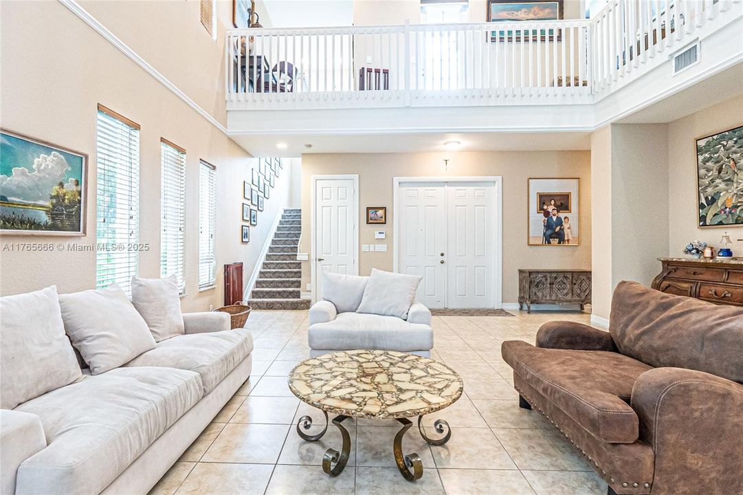 Recently Sold: $925,000 (4 beds, 3 baths, 3393 Square Feet)