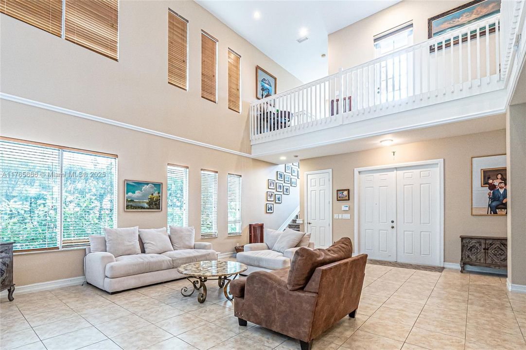 Recently Sold: $925,000 (4 beds, 3 baths, 3393 Square Feet)