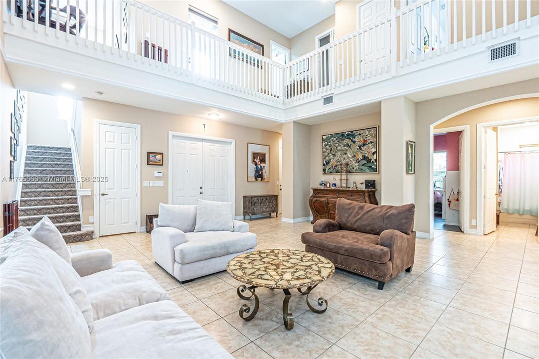 Recently Sold: $925,000 (4 beds, 3 baths, 3393 Square Feet)