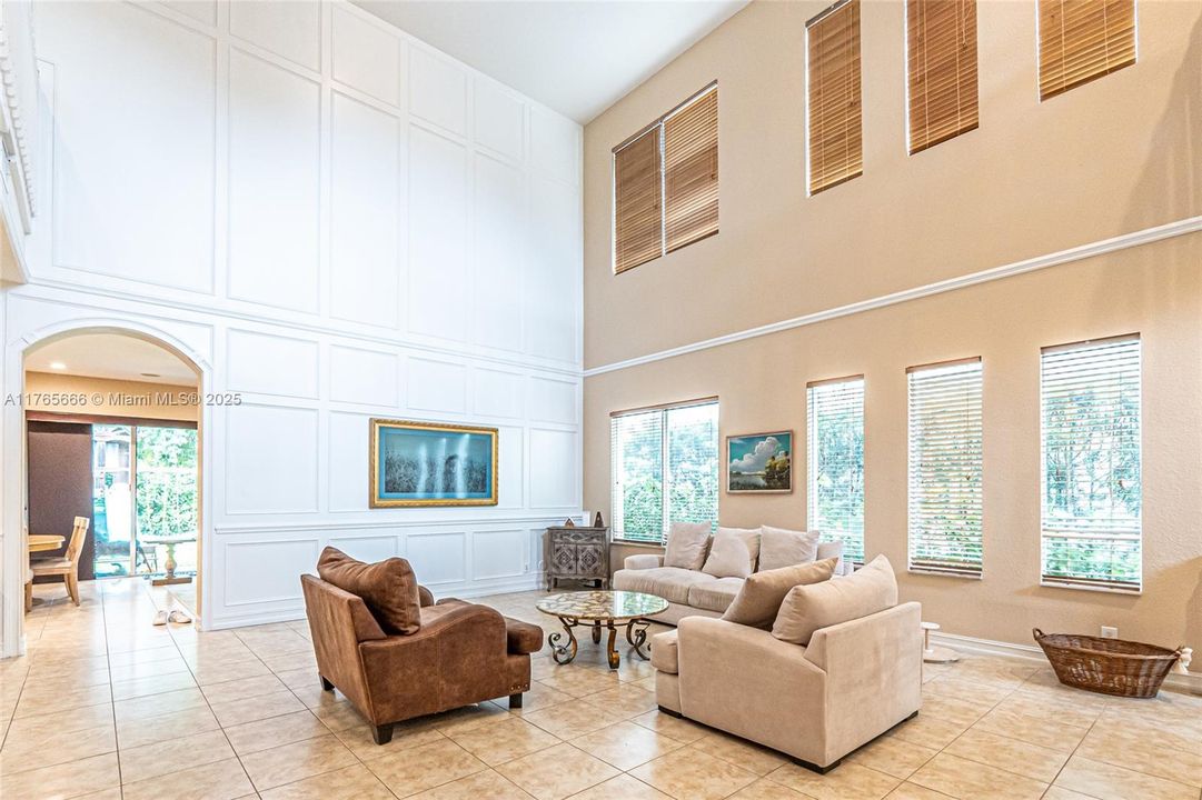 Recently Sold: $925,000 (4 beds, 3 baths, 3393 Square Feet)