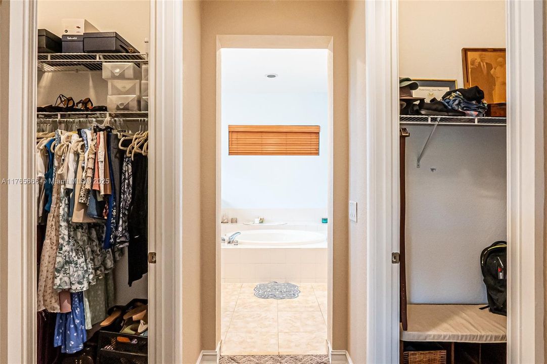 Recently Sold: $925,000 (4 beds, 3 baths, 3393 Square Feet)