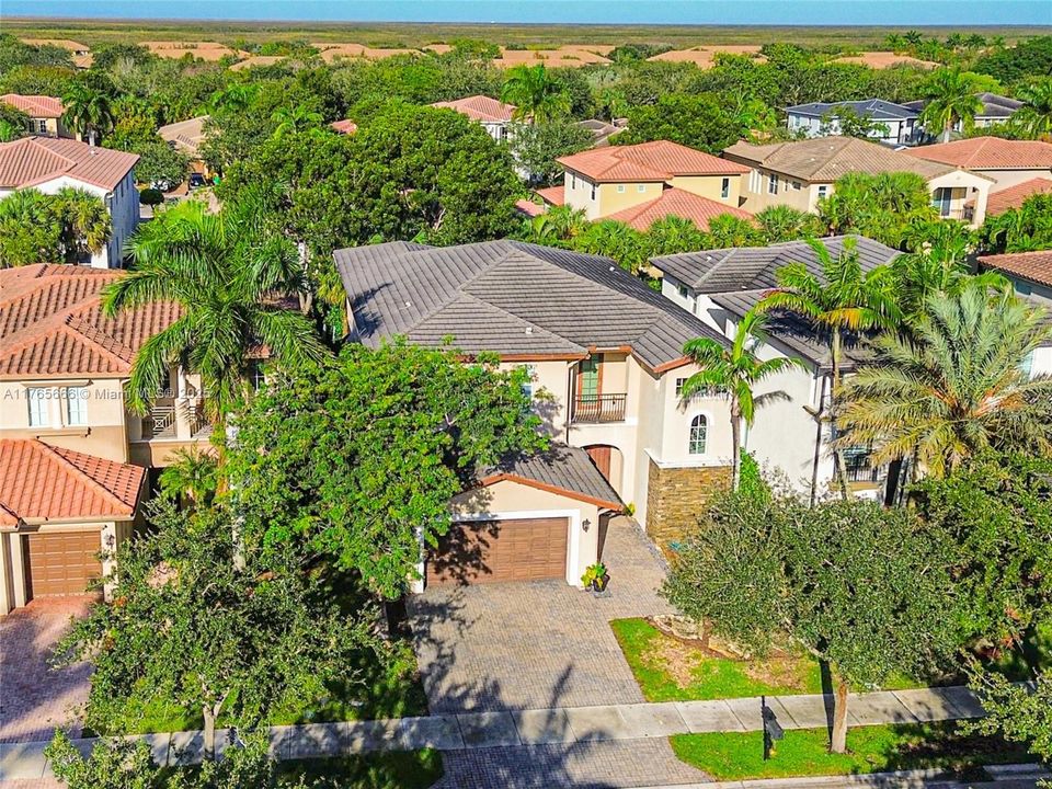 Recently Sold: $925,000 (4 beds, 3 baths, 3393 Square Feet)