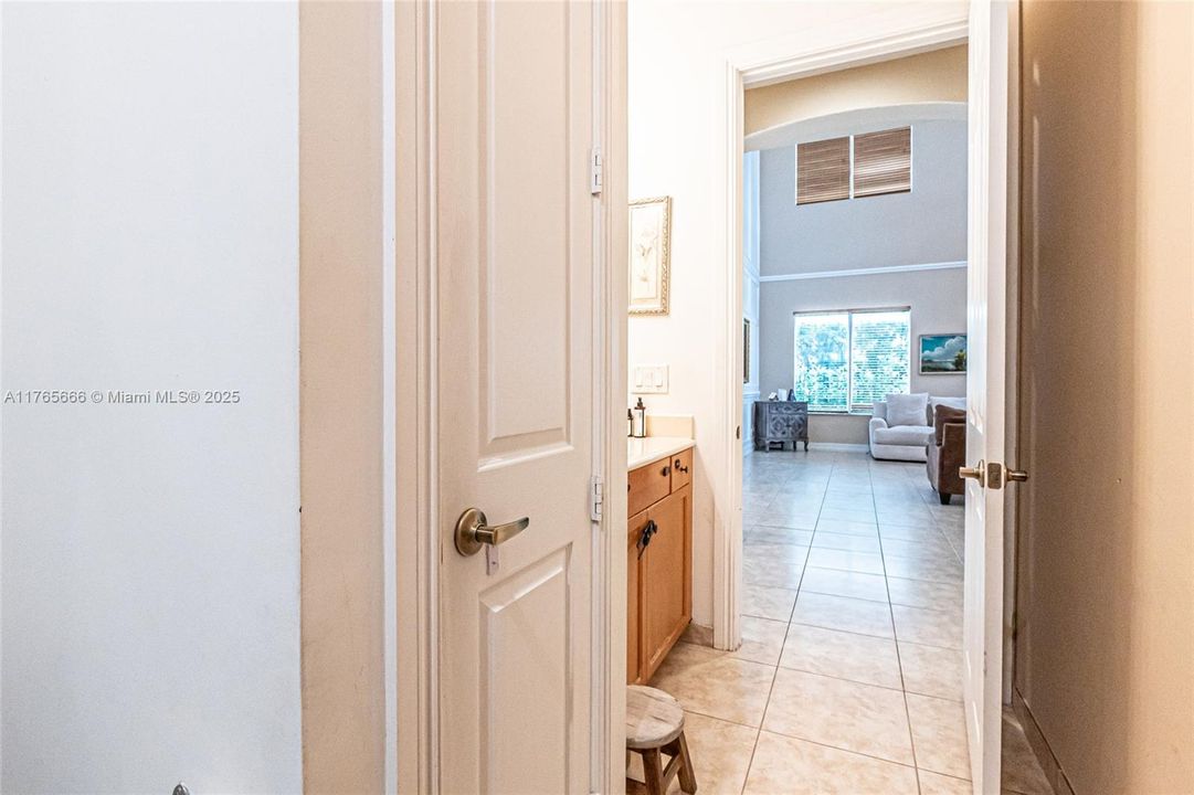 Recently Sold: $925,000 (4 beds, 3 baths, 3393 Square Feet)