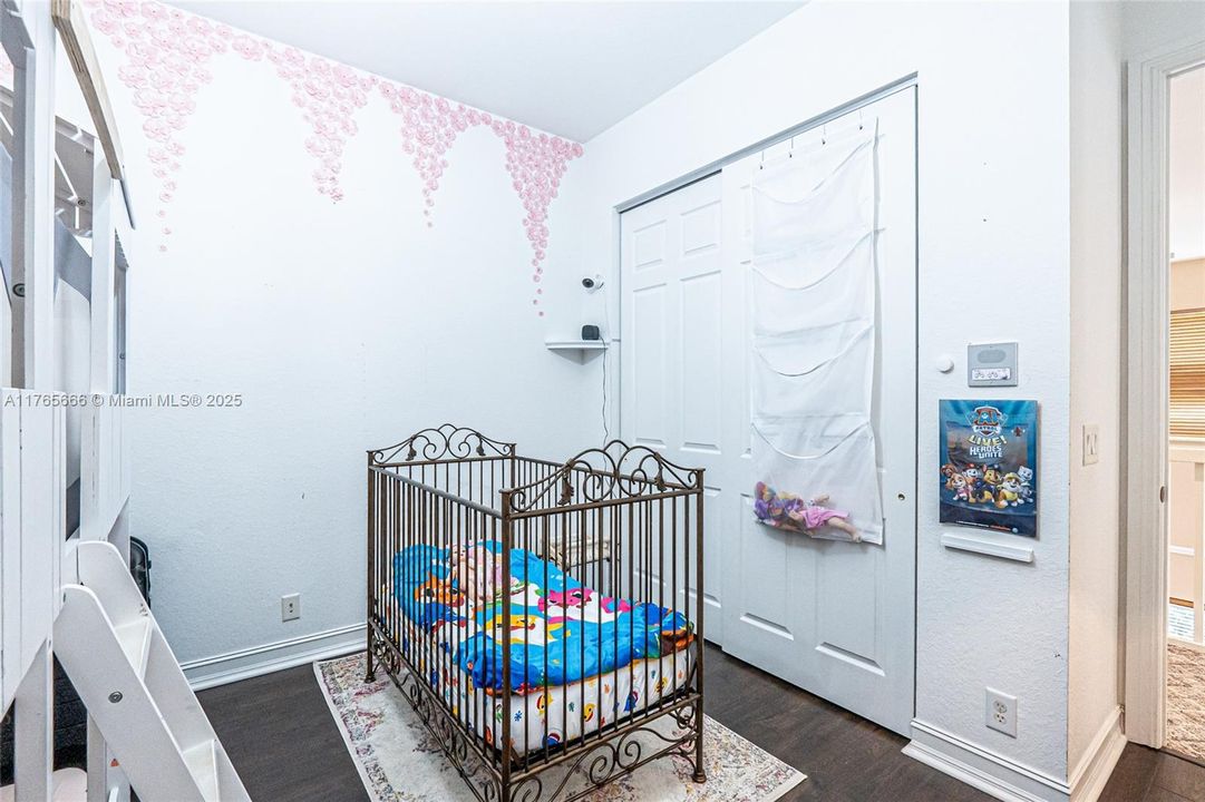 Recently Sold: $925,000 (4 beds, 3 baths, 3393 Square Feet)